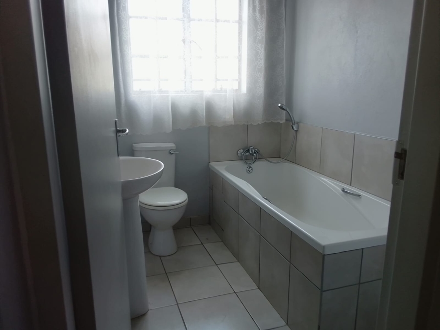 To Let 3 Bedroom Property for Rent in Waterkloof North West